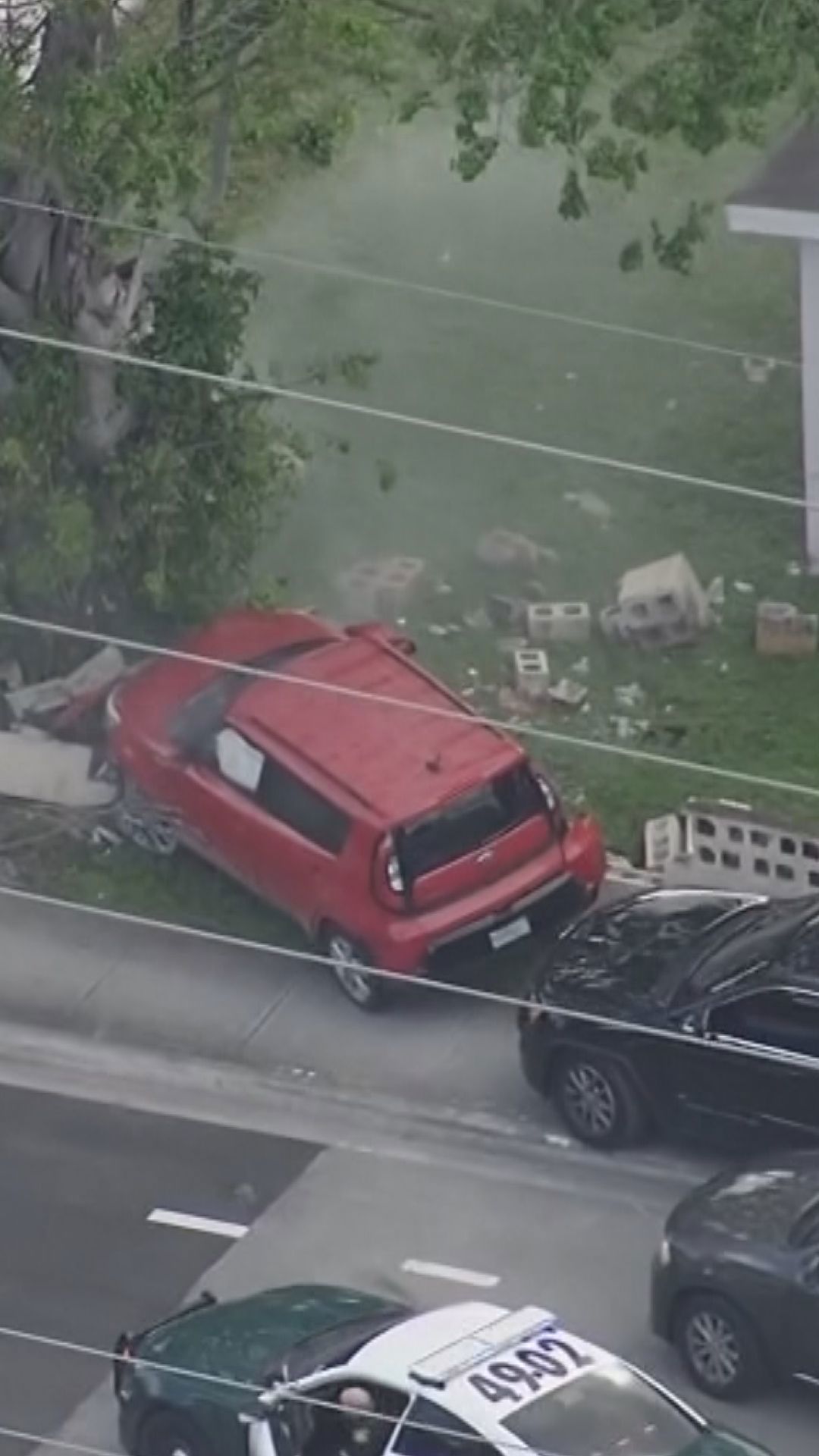 Bank robbery suspect crashes during police chase in Florida | wkyc.com