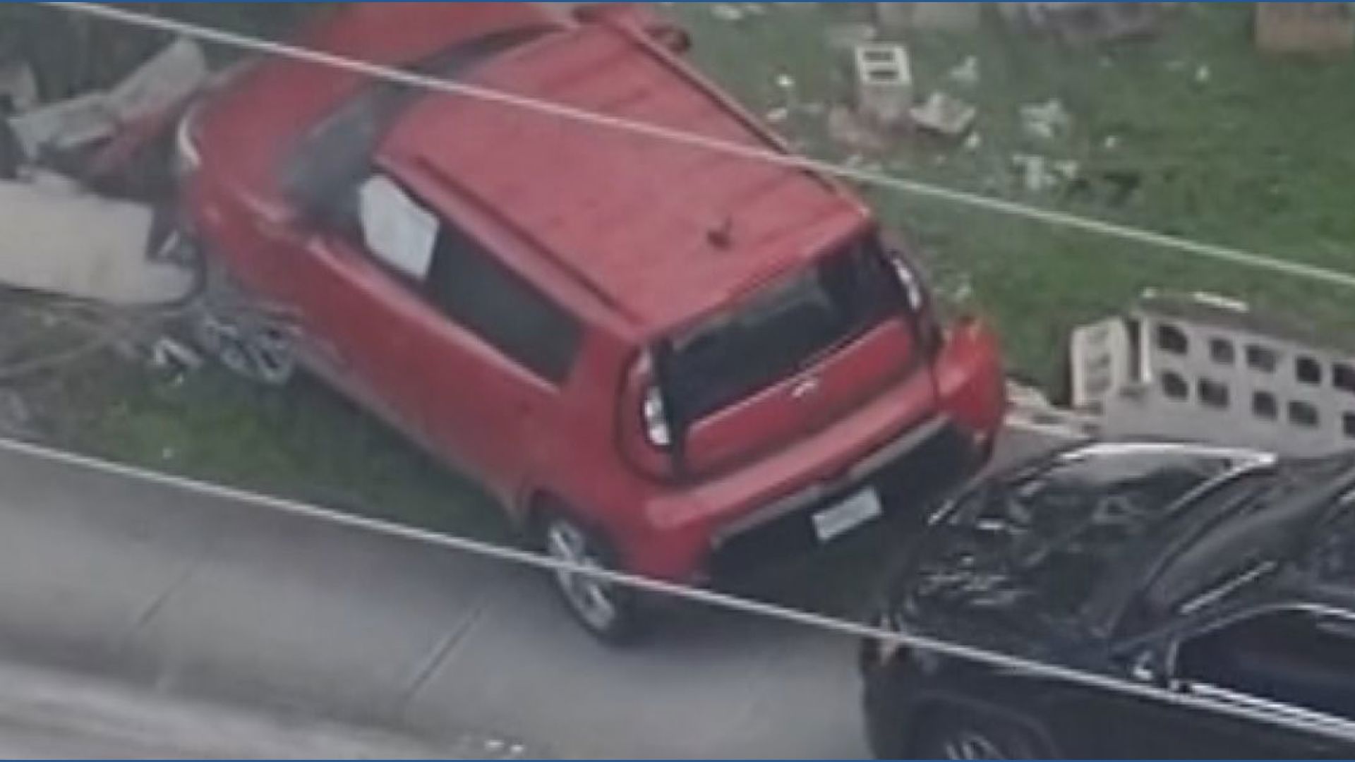 Bank robbery suspect crashes during police chase in Florida | wkyc.com