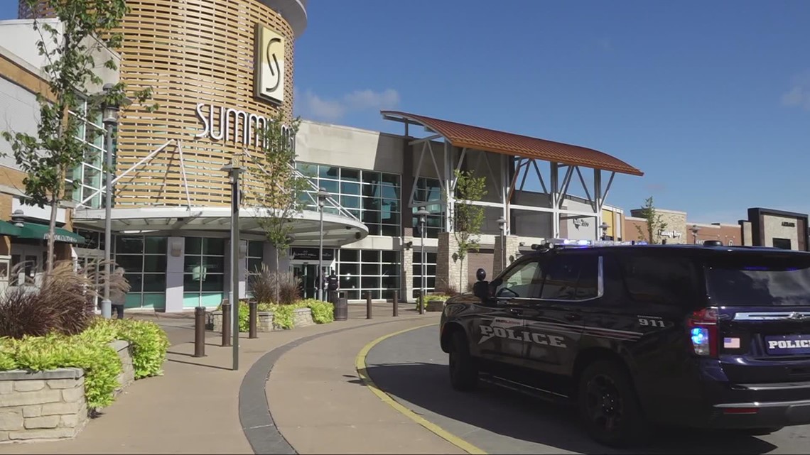 Eyewitnesses report hearing gunshots inside Summit Mall