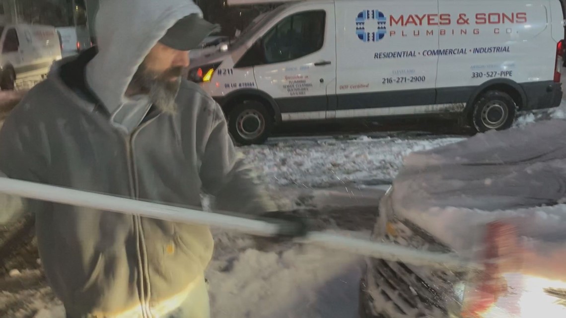 Akron residents dealing with no heat thanks to water main break - Vimarsana News