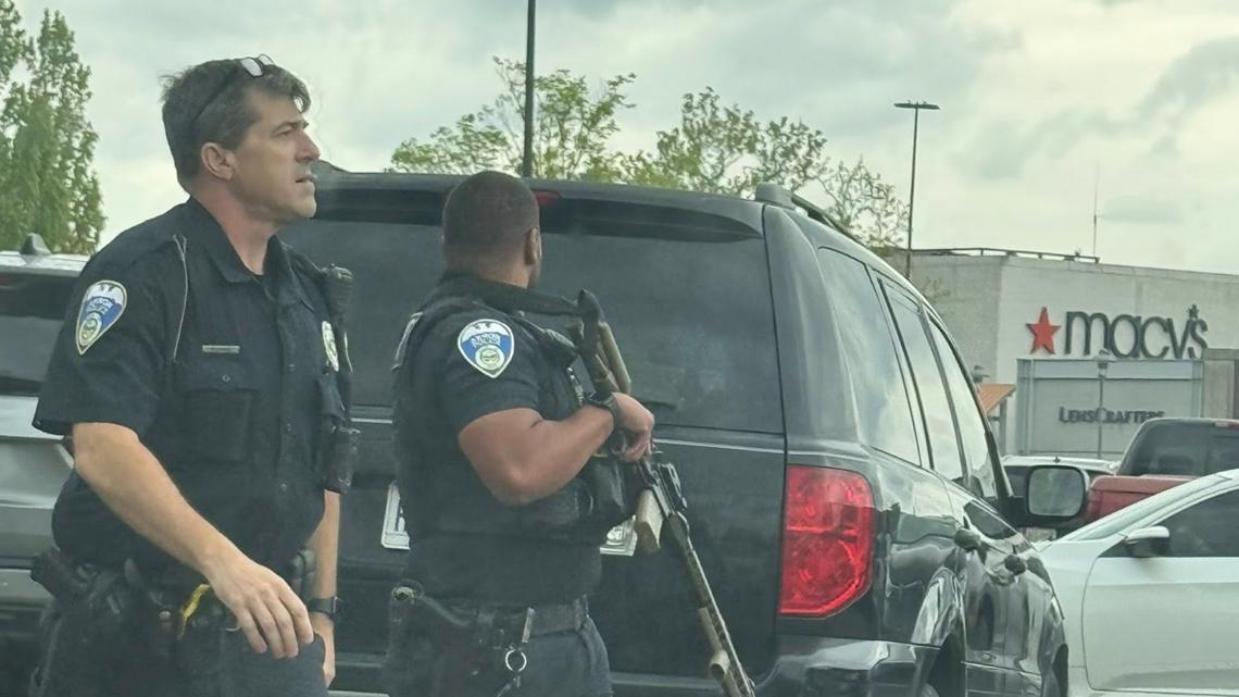 17-year-old arrested, no injuries reported after shooting outside of Summit Mall in Fairlawn, police say
