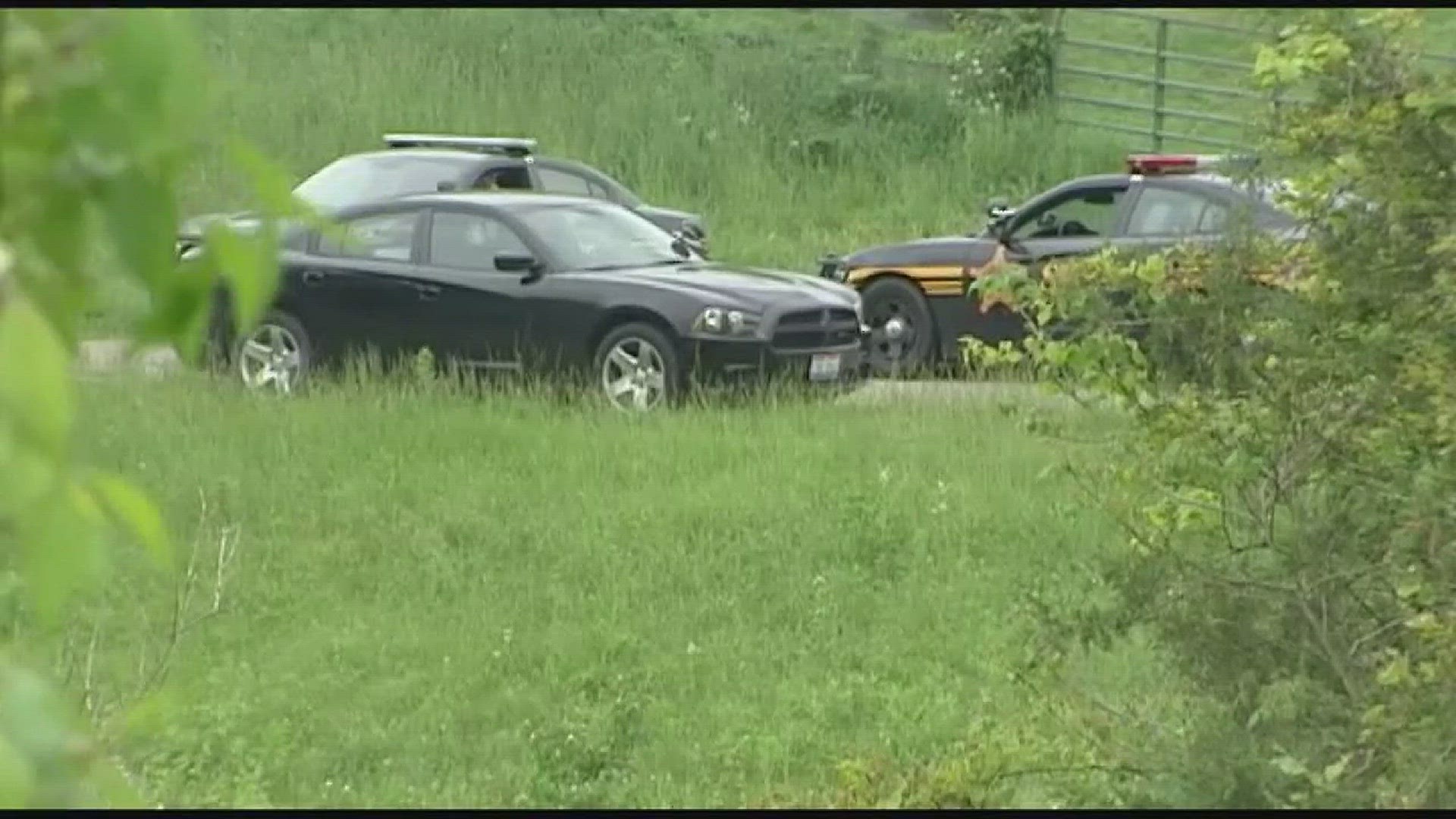 Investigators search farm near Rhoden family massacre