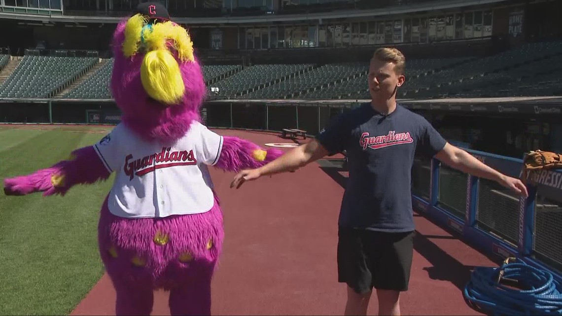 3News' Austin Love gets training from Slider on throwing out ceremonial first pitch at Cleveland Guardians game