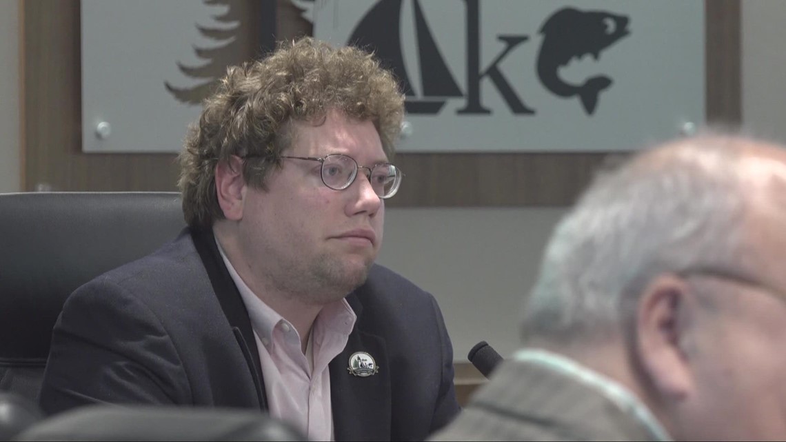 3News Investigates: Ethics questions swirl around Lake County commissioner
