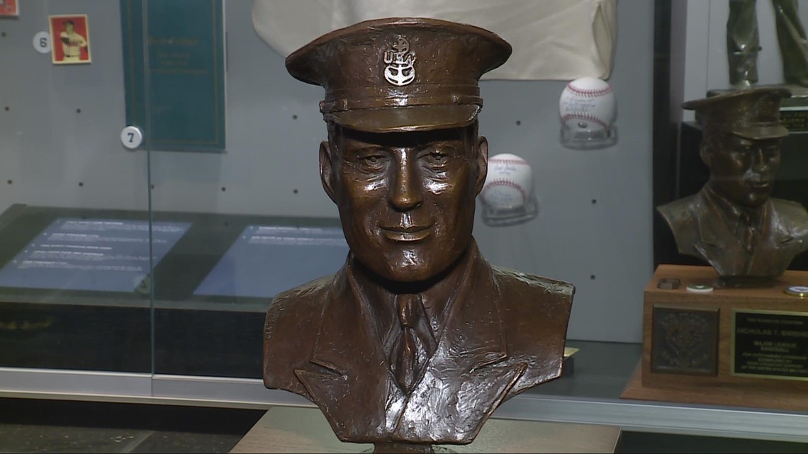 DVIDS - Images - Bob Feller Bust Presentation to crew of USS Cooperstown  (LCS 23) [Image 8 of 10]