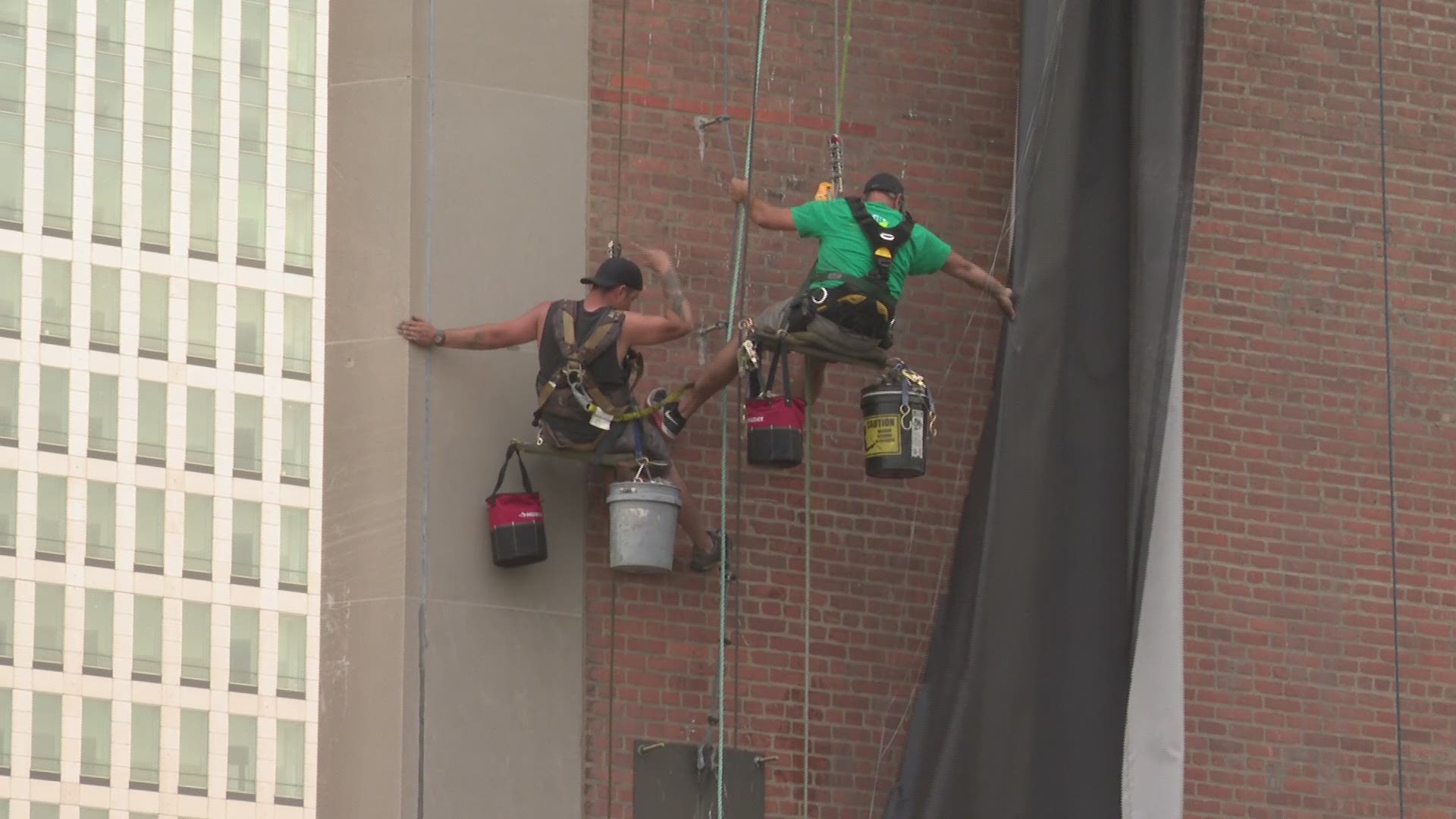 Final piece of LeBron James banner removed from Sherwin-Williams building