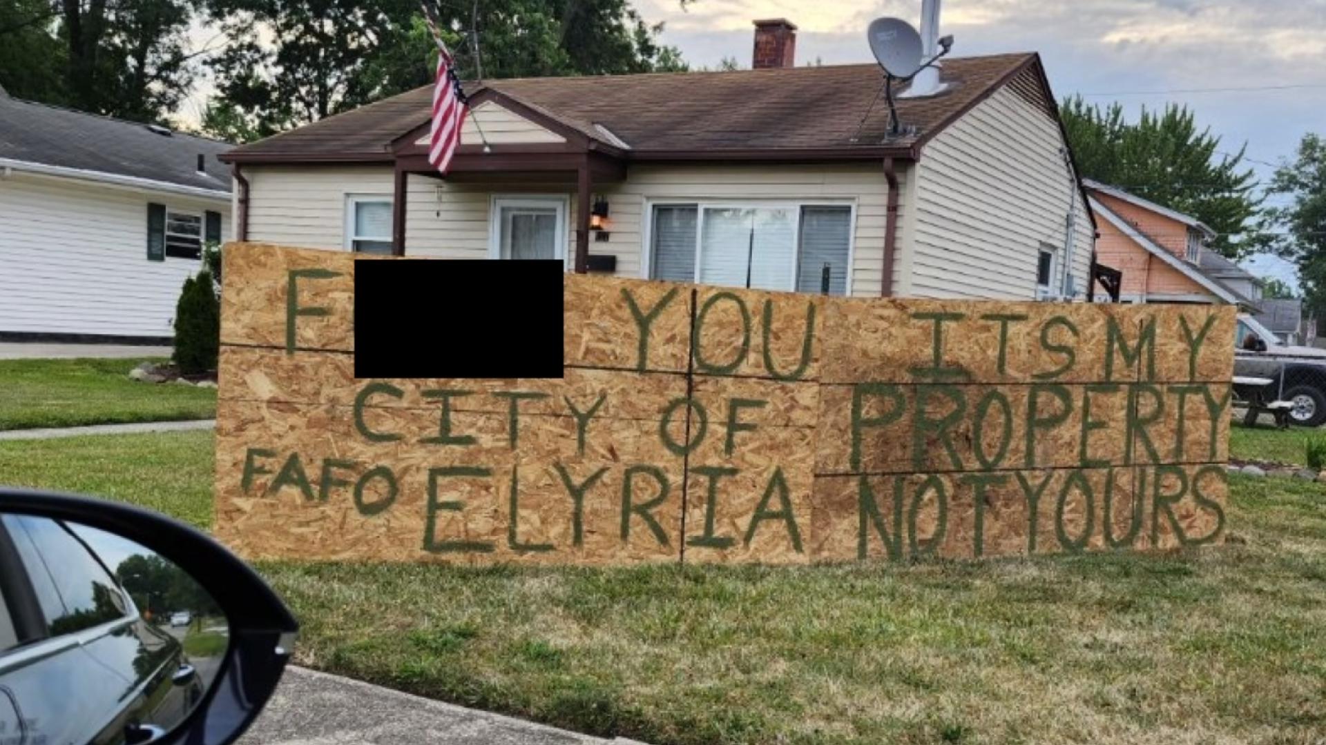 For a week, a sign in front of a Warren Ave. house in Elyria became the talk of the town.