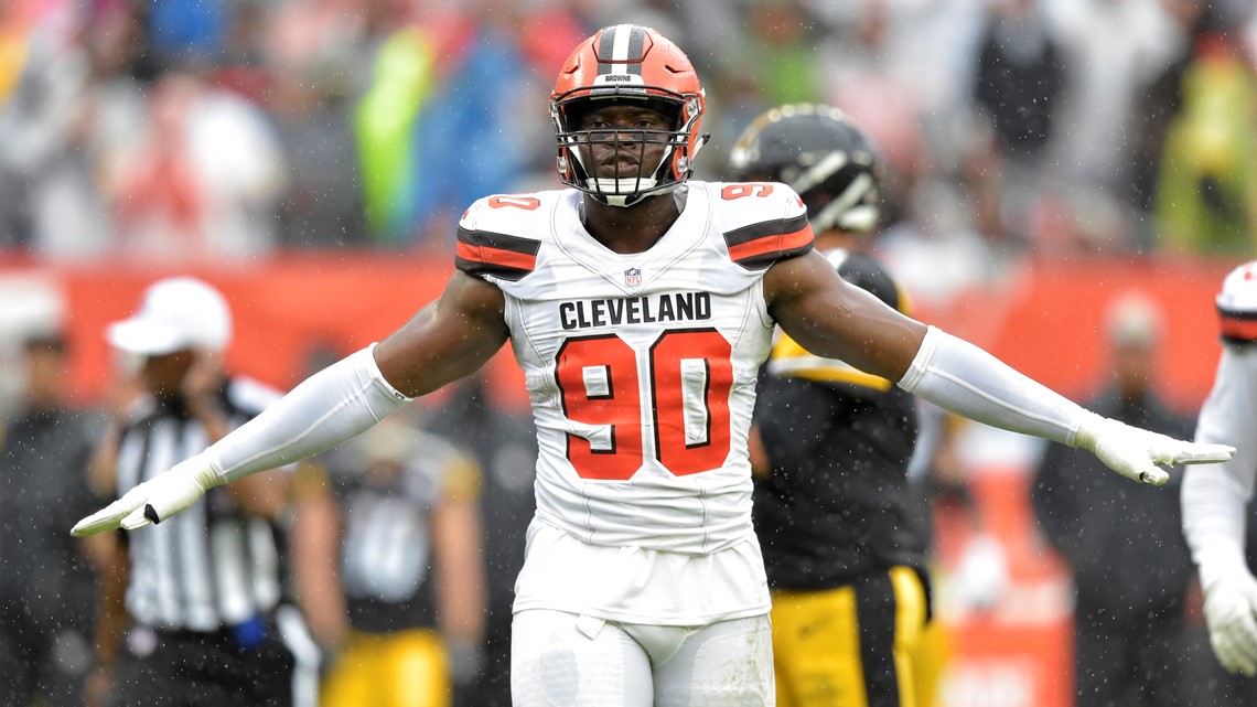 Cleveland Browns Emmanuel Ogbah: Hard Hat Award Winner