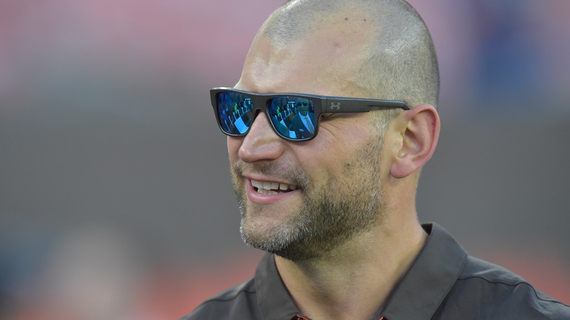 Former Browns LT Joe Thomas participates in MLB Celebrity Softball Game -  Dawgs By Nature