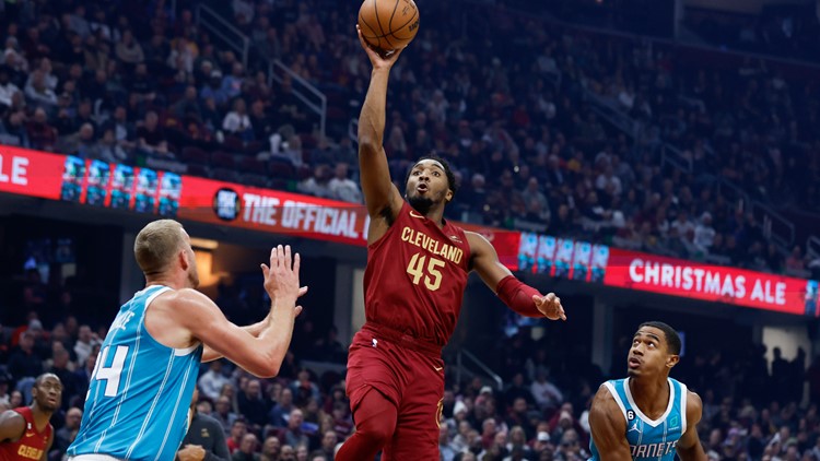 Cleveland Cavaliers hold off Charlotte Hornets 132-122 in 2 overtimes, snap 5-game skid