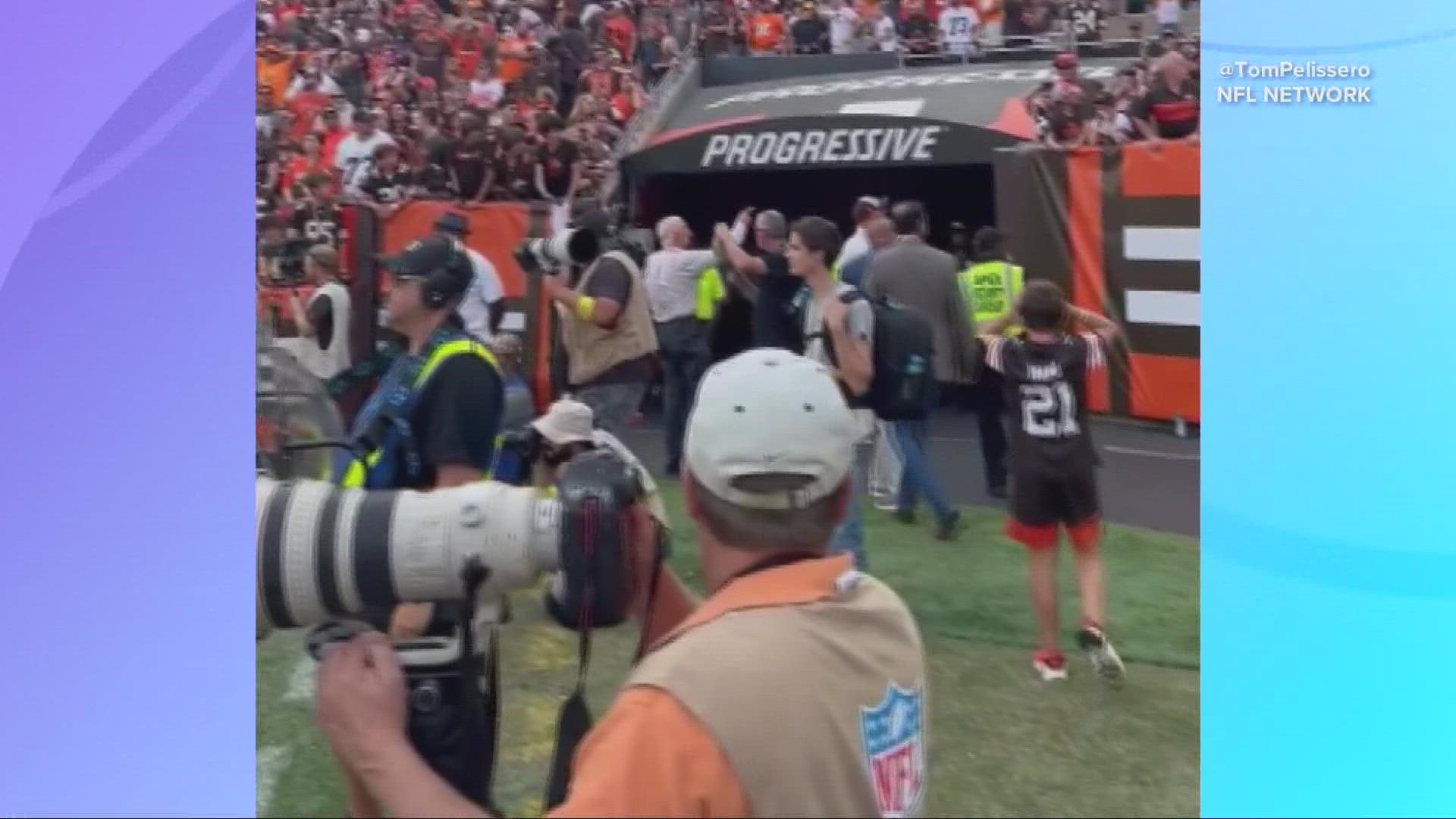 Browns identify, plan to ban fan who threw bottle at owner Jimmy Haslam