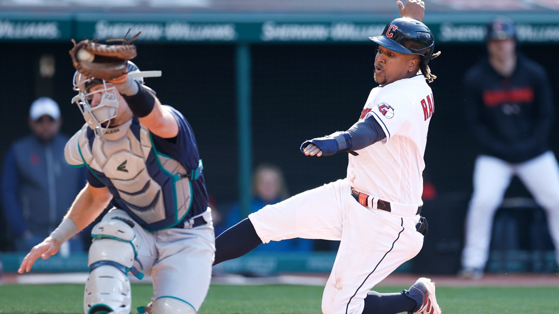 Cal Raleigh's RBI single in 10th inning gives Mariners 1-0 win over Yankees  - ABC7 New York