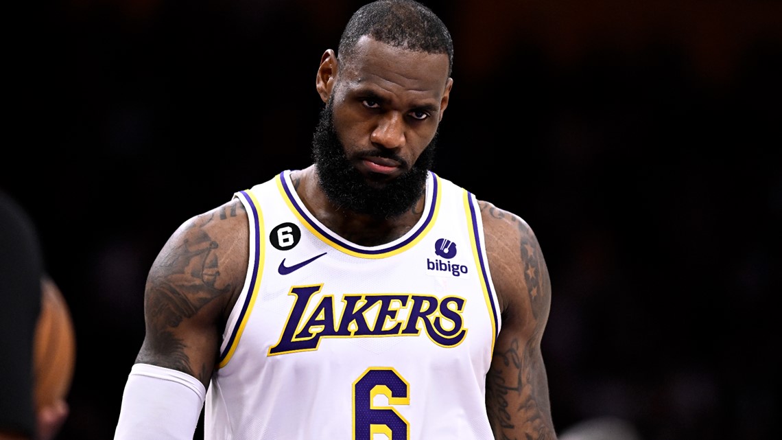 Cavs broadcast team pokes fun at LeBron James' Lakers' 03 start