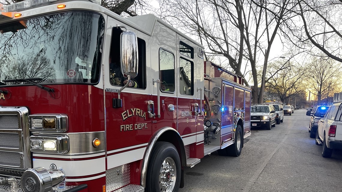 Fire in Elyria causes firefighter to suffer minor injuries
