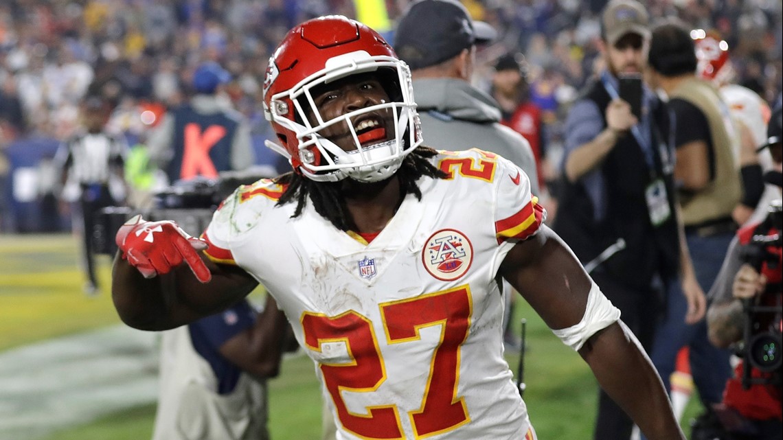 Report: Kareem Hunt to make $645K base pay on one-year deal with