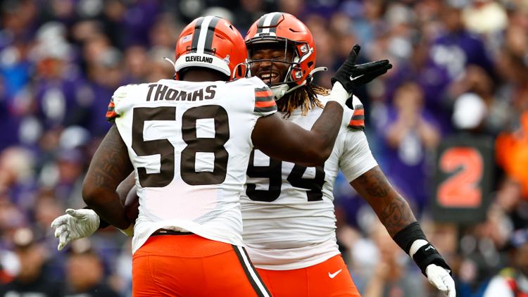 Cleveland Browns defensive end Isaiah Thomas (58) lines up for a play  during an NFL football game against the Cincinnati Bengals, Monday, Oct. 31,  2022, in Cleveland. (AP Photo/Kirk Irwin Stock Photo - Alamy