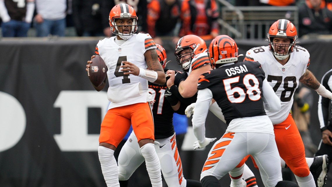 Myles Garrett reacts to Baker Mayfield's game-winning Rams drive