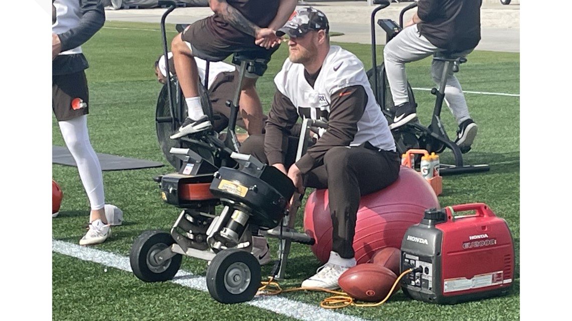 Cleveland Browns long snapper Charley Hughlett during pre-game warmups  before an NFL football game against the Kansas City Chiefs, Sunday,  Sept.12, 2021 in Kansas City, Mo. (AP Photo/Reed Hoffmann Stock Photo 