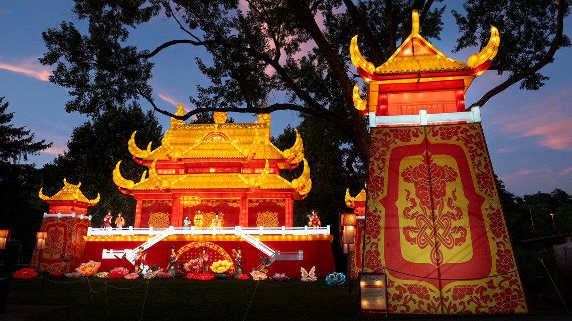 When is the Asian Lantern Festival open at the Cleveland Zoo?