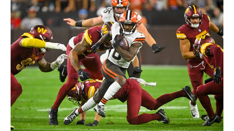 Browns don't find a spark among lightning delay, lose 17-15 to Commanders  in preseason - Dawgs By Nature