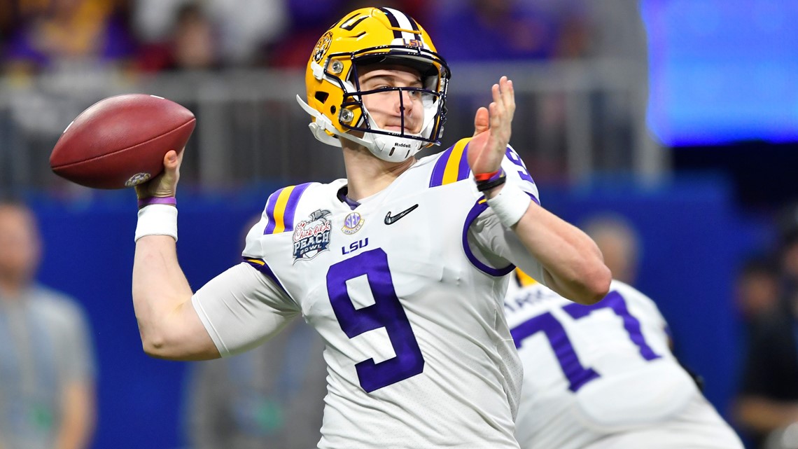 Watch: Joe Burrow celebrates LSU national title by smoking cigar