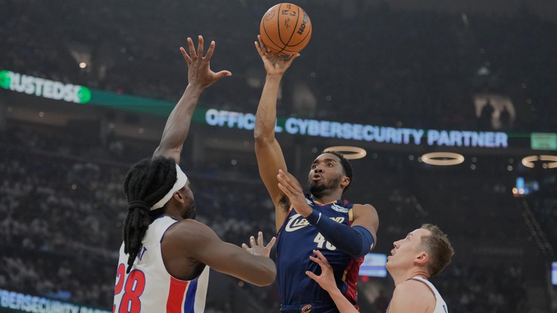 Cavalanche! Cleveland Cavaliers ride 24-0 run to 112-103 win over Detroit Pistons in Game 4, evening East semis at 2-2