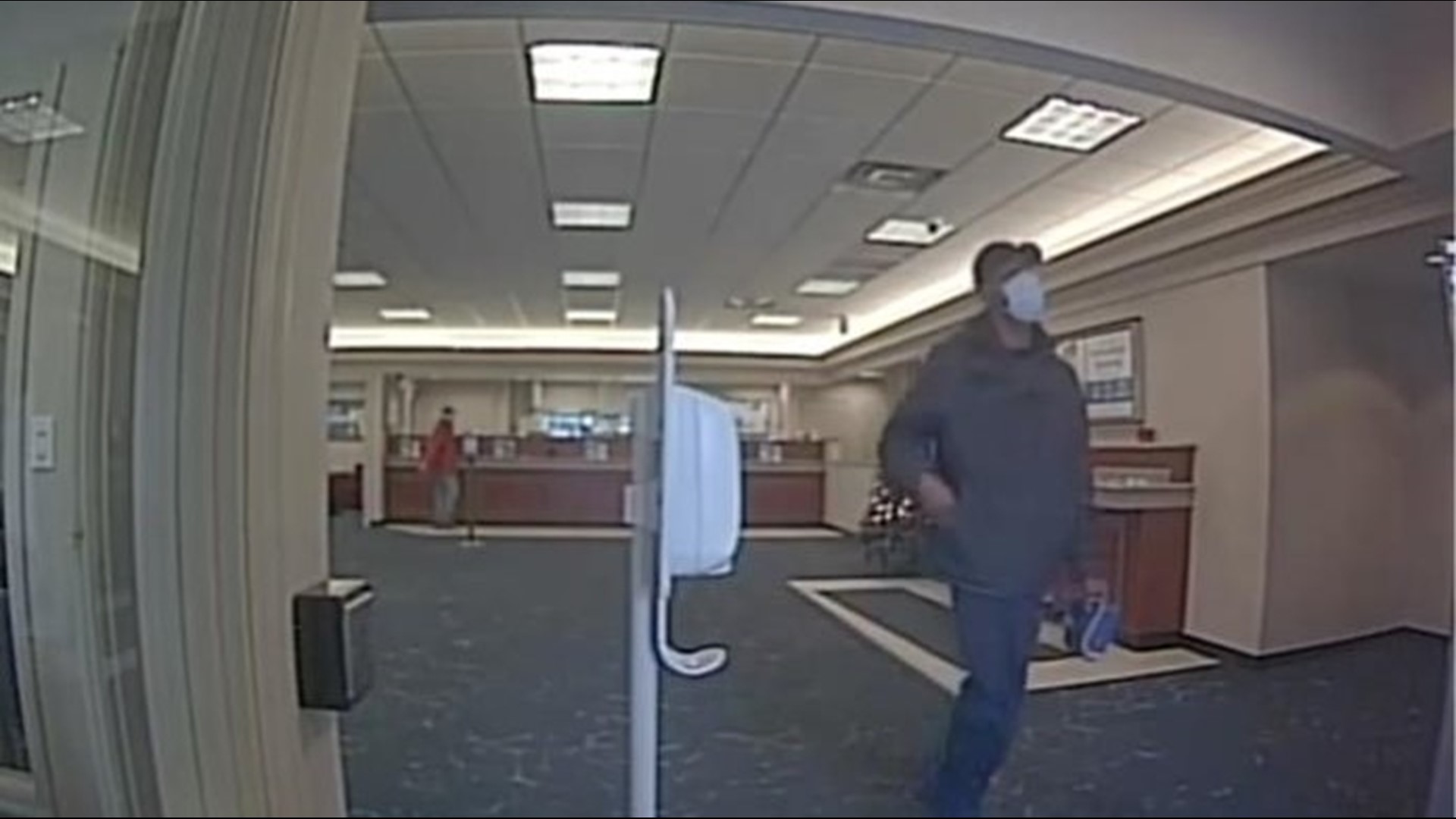FBI and police searching for Parma bank robbery suspect | wkyc.com
