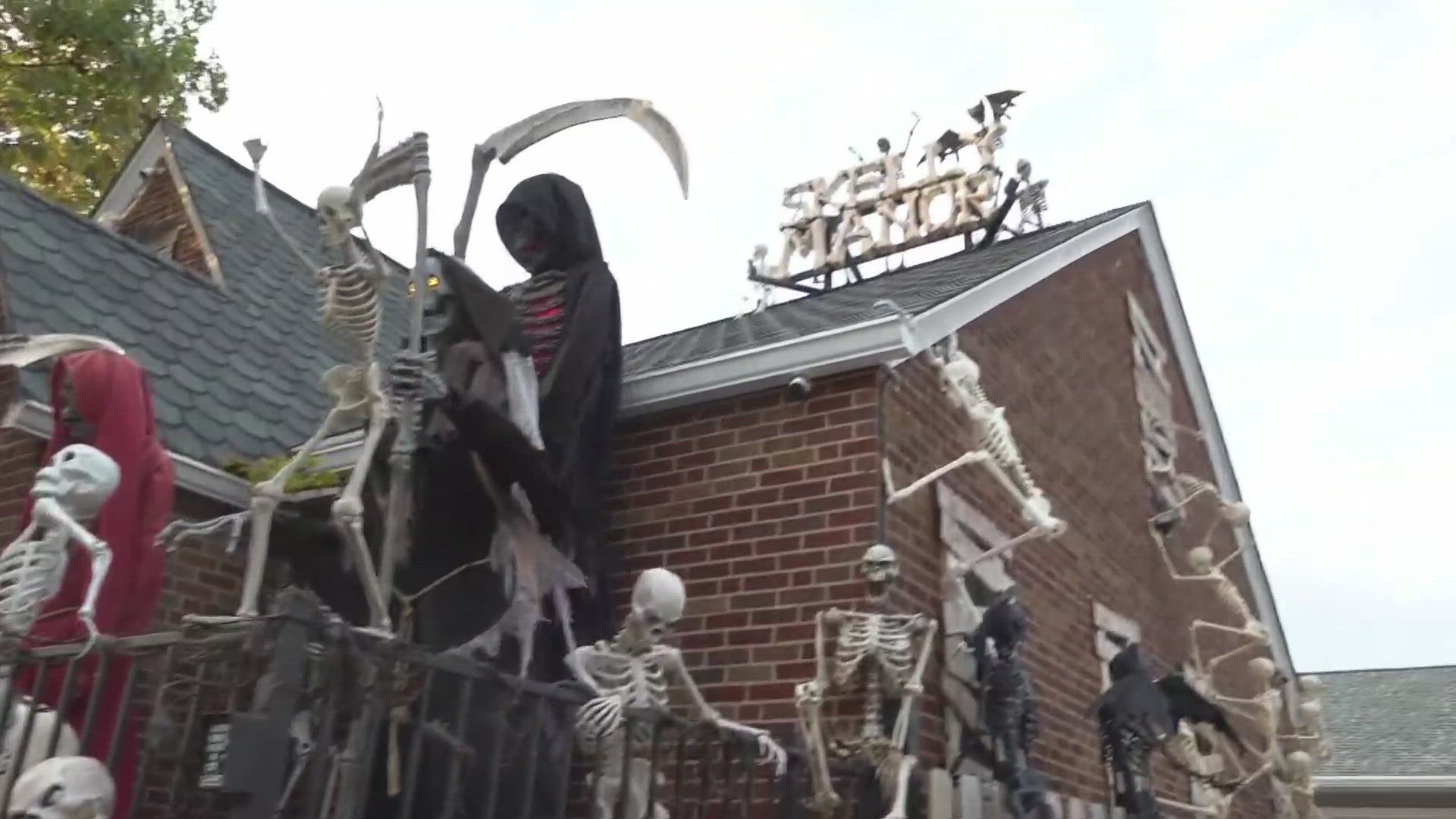 3News' Mike Polk Jr. reports live from "Skelly Manor" in Old Brooklyn, one of Northeast Ohio's most famous seasonal Halloween displays.