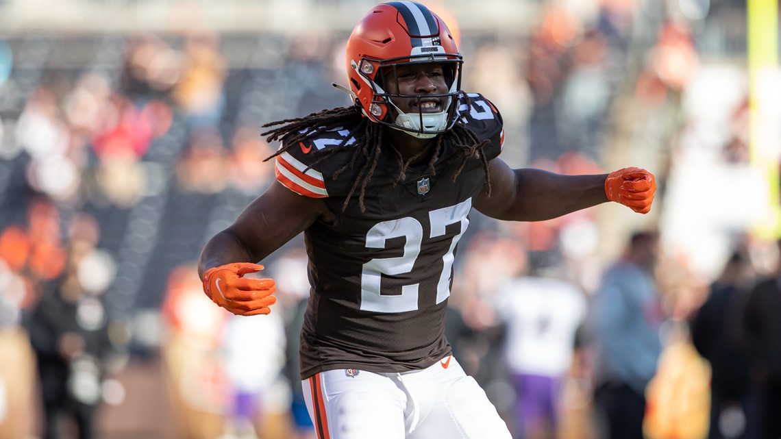 Is Kareem Hunt playing today vs. the Raiders? Latest news on Browns RB