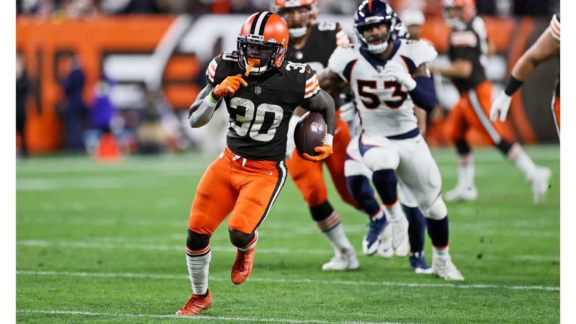 D'Ernest Johnson, Case Keenum carry Browns over Broncos