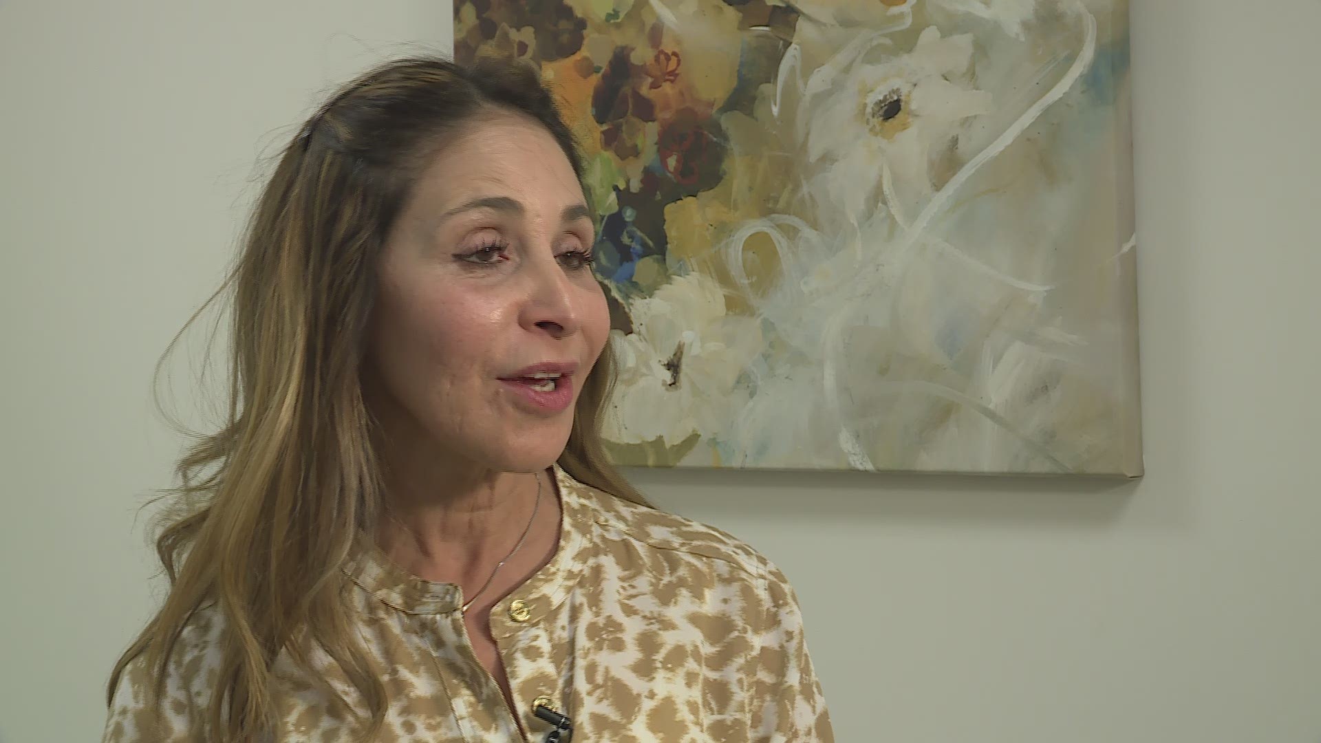 Dr. Gloria Roman discusses why she'll receive a full facelift surgery live on WKYC.com this week.