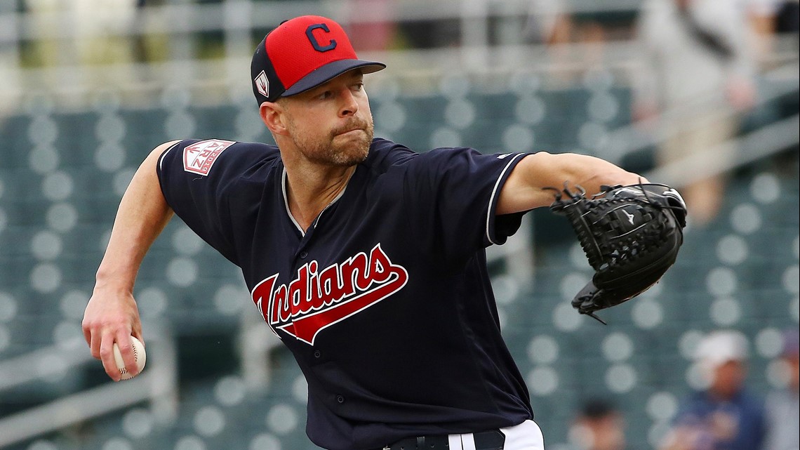 Mending Indians ace Corey Kluber stays busy with ProCamp day at Mentor High  – News-Herald