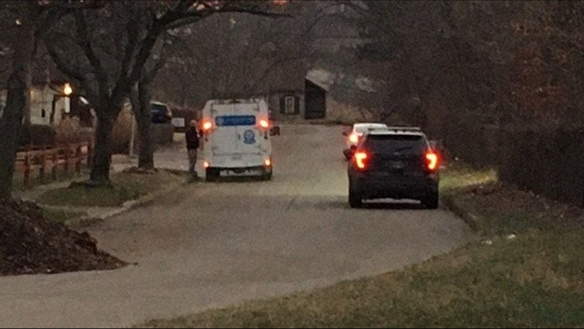 Akron police kill suspect who allegedly held wife at knifepoint | wkyc.com