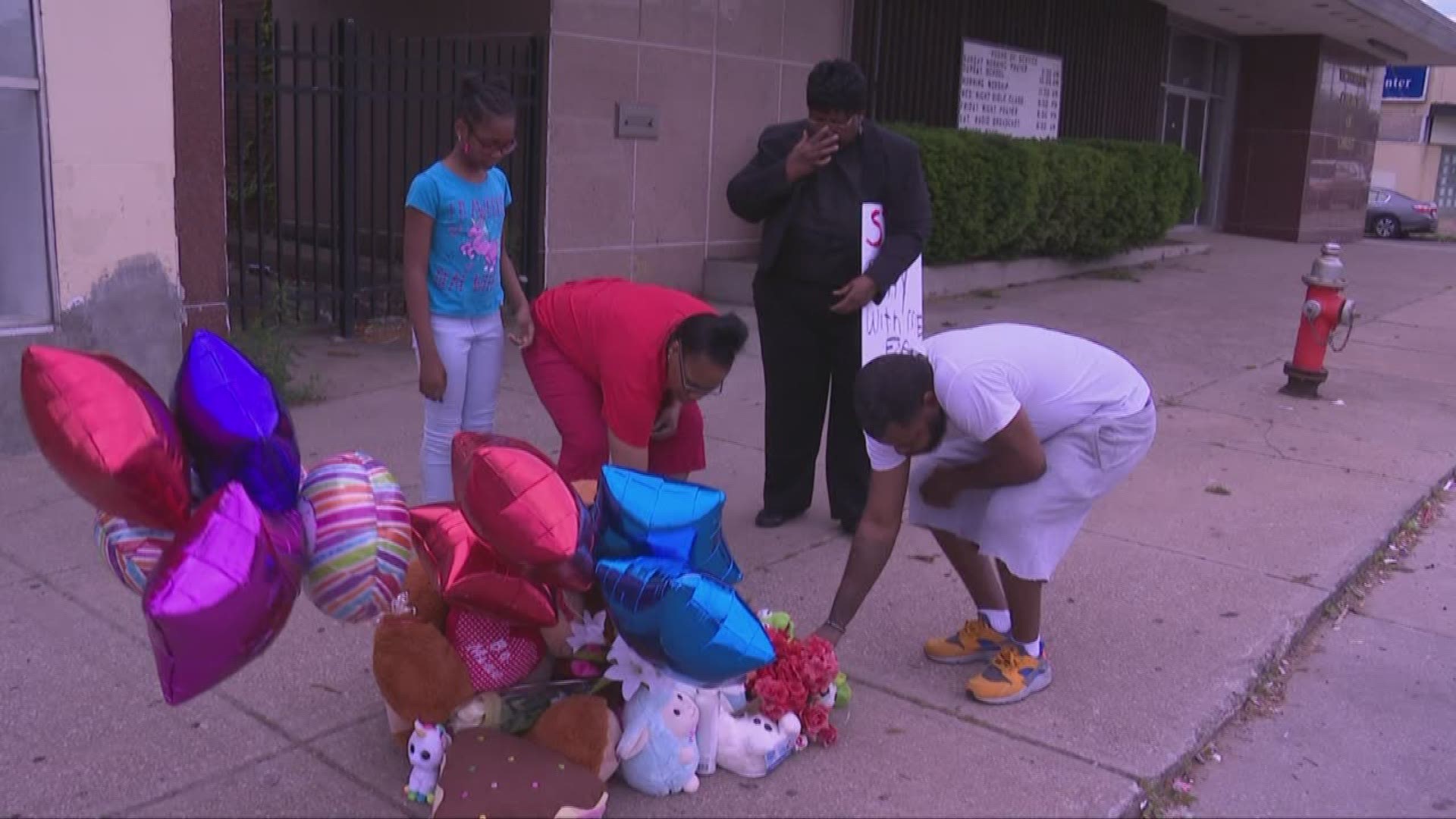 Community offers support to mother of 9-year-old girl fatally shot on Cleveland's east side