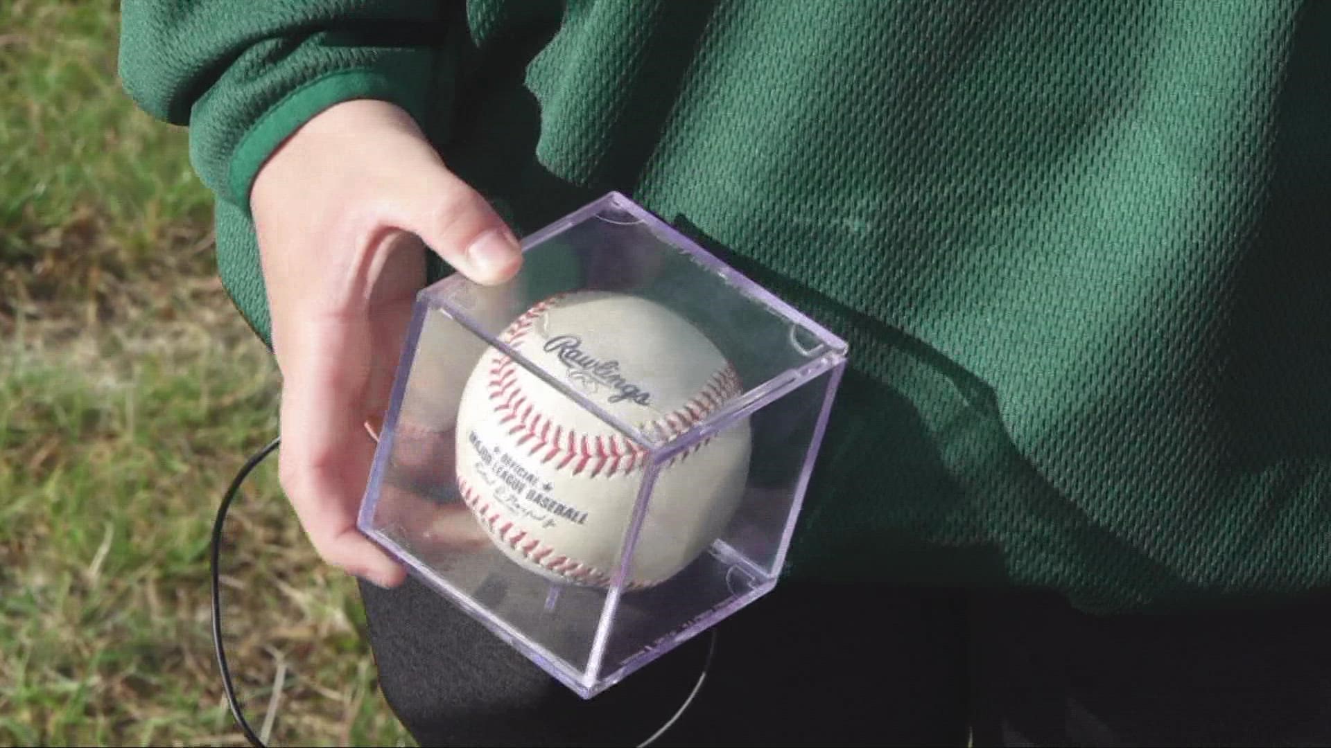 Westlake Softball player gives Oscar Gonzalez's walk-off home run ball to  him before ALDS game 3