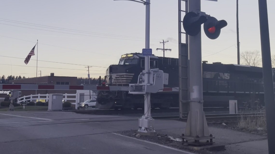 East Palestine residents reflect 1 year after train derailment | wkyc.com
