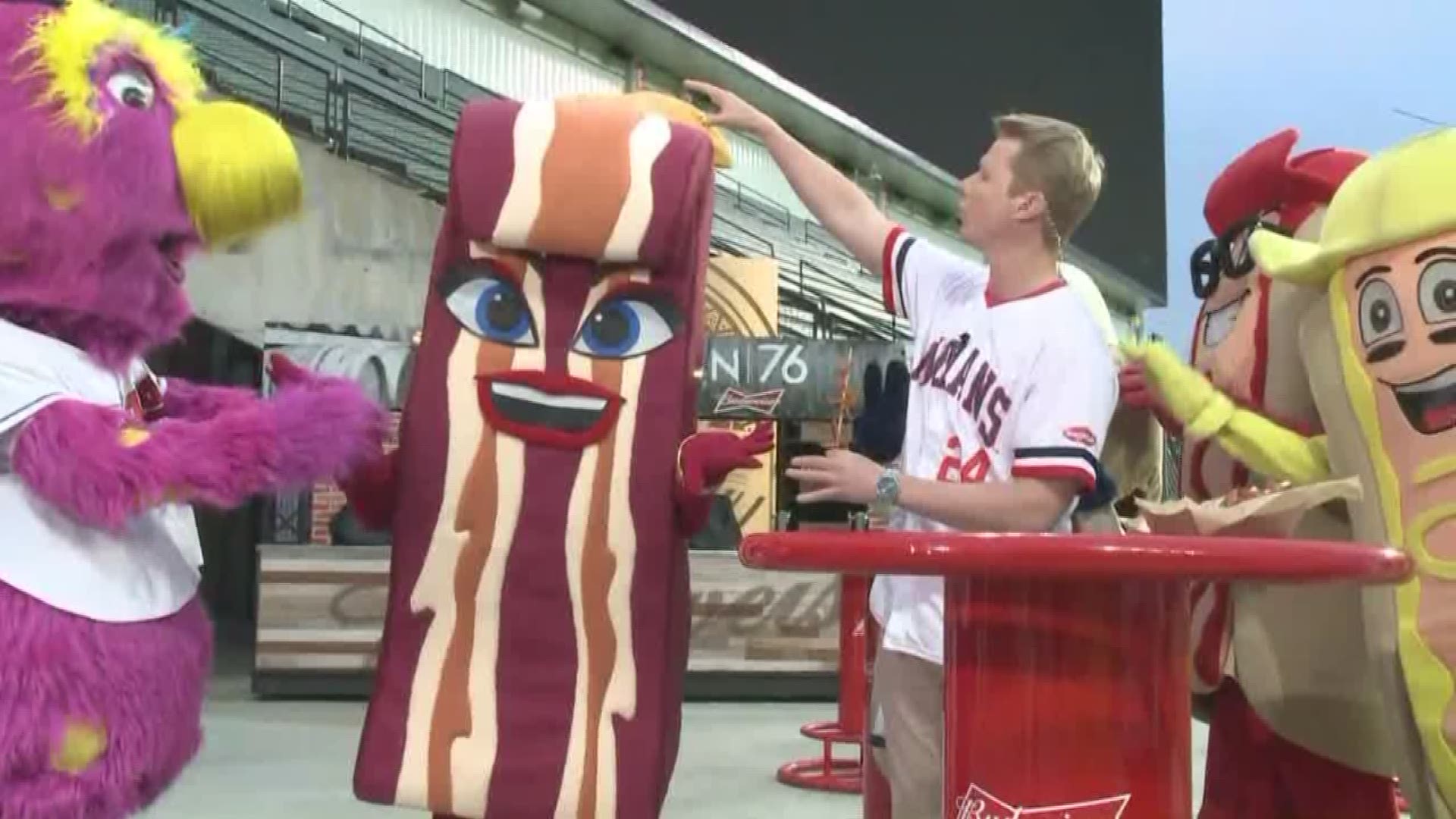 Cleveland Indians unveil new mascot