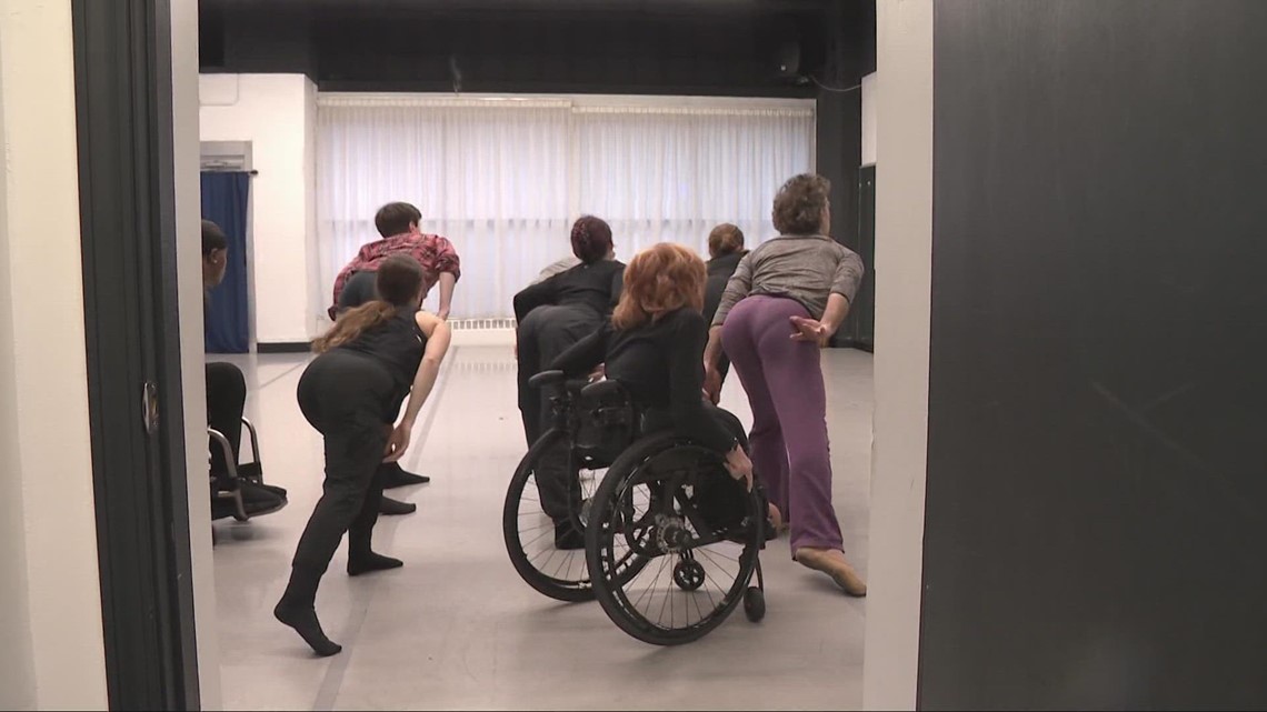 Dancing Wheels performs for families affected by memory loss - Vimarsana News