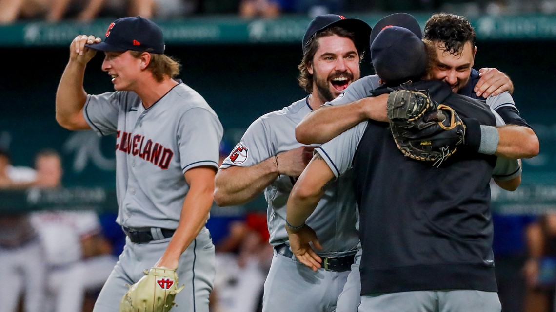 Twins clinch AL Central for 3rd division title in 5 years