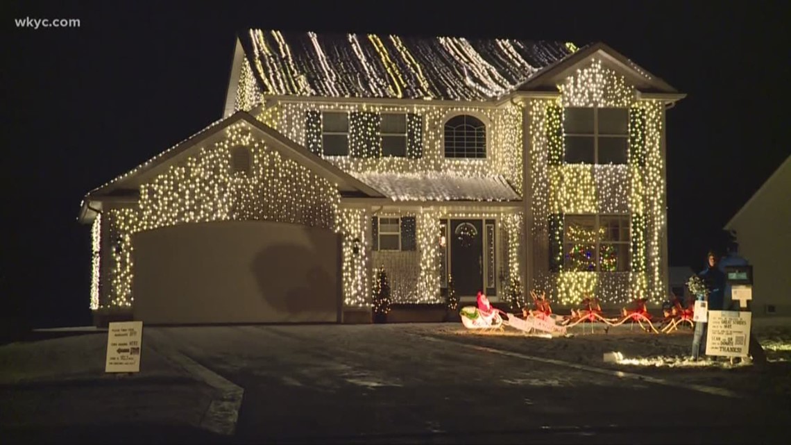 House in Wadsworth has Christmas lights display inspired by Clark