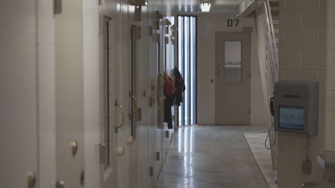 Business behind bars: ICE detentions make millions for Mahoning County | 3News Investigates