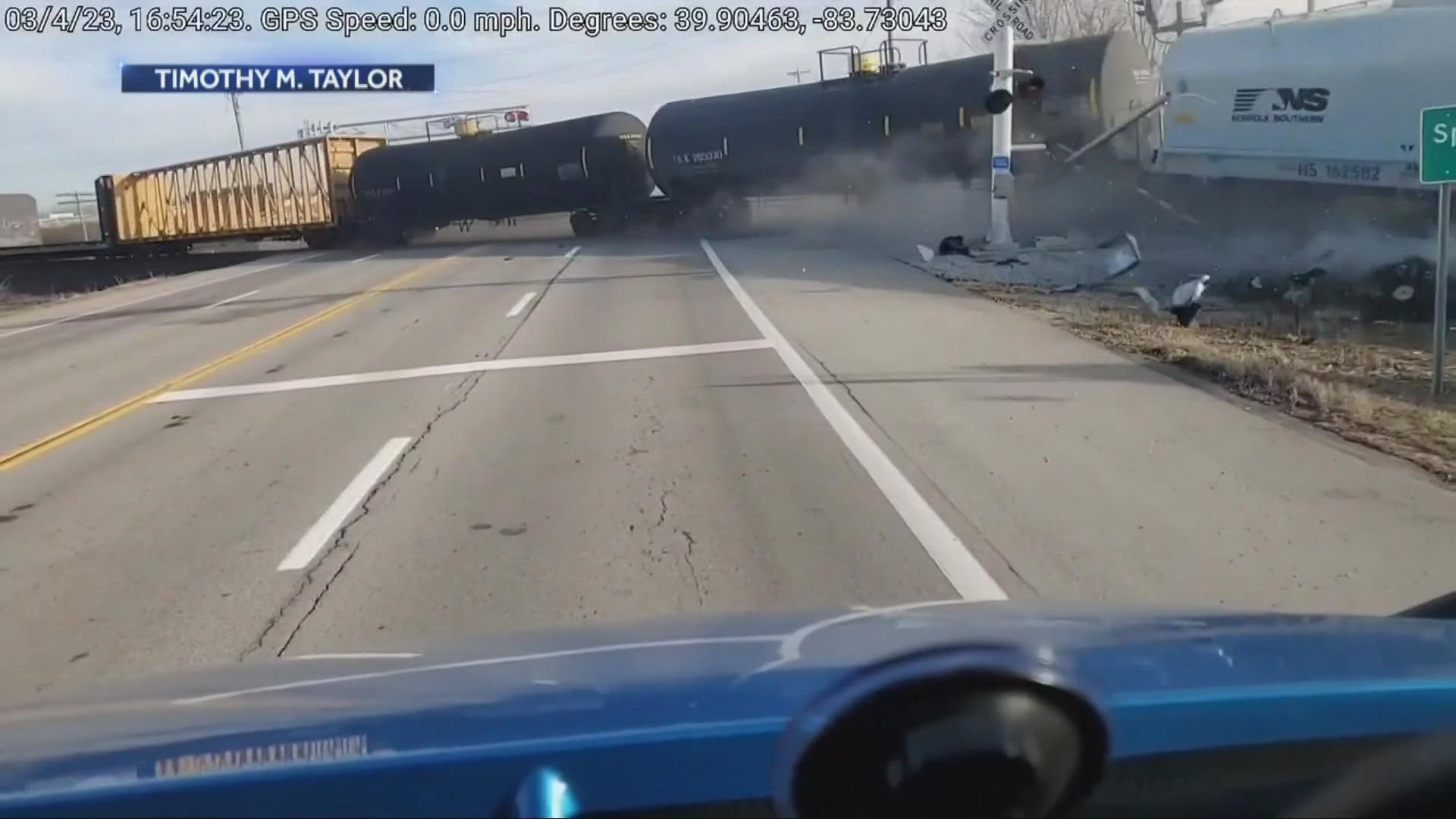 There is no sign of a spill after 20 cars of a Norfolk Southern train derailed near Springfield, officials said Sunday.
