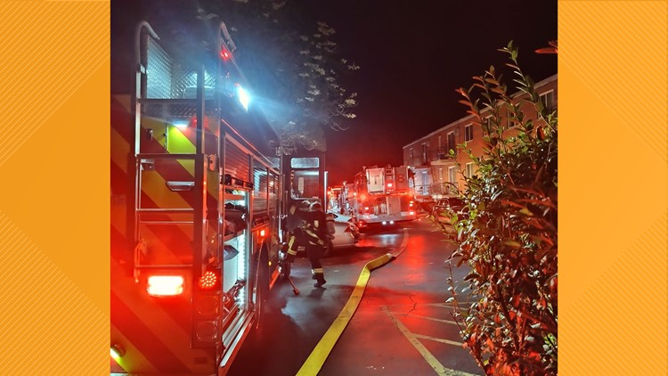 8 residents displaced after overnight Elyria apartment fire