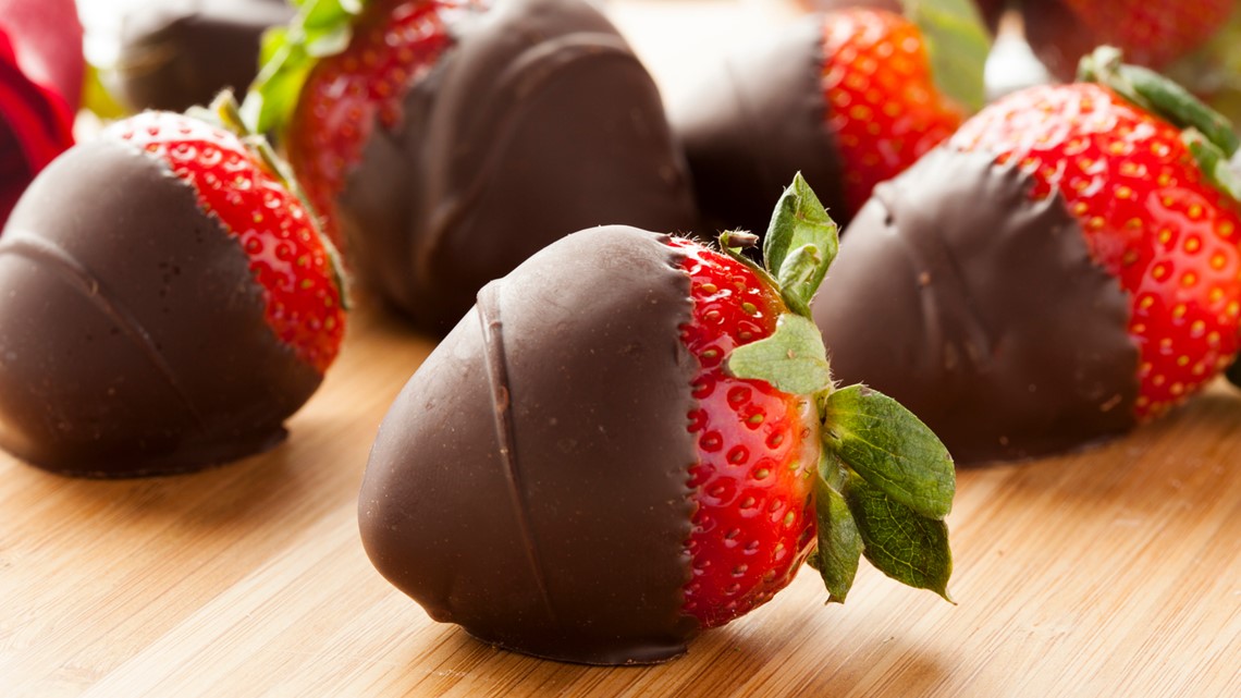 Chocolate Covered Strawberries - Julie's Eats & Treats ®