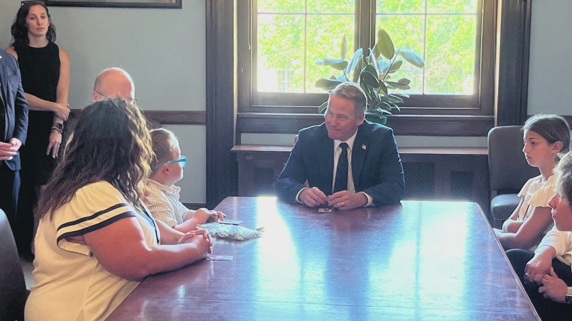 Wayne County boy from viral school clap-out video advocates for pediatric cancer research on Capitol Hill
