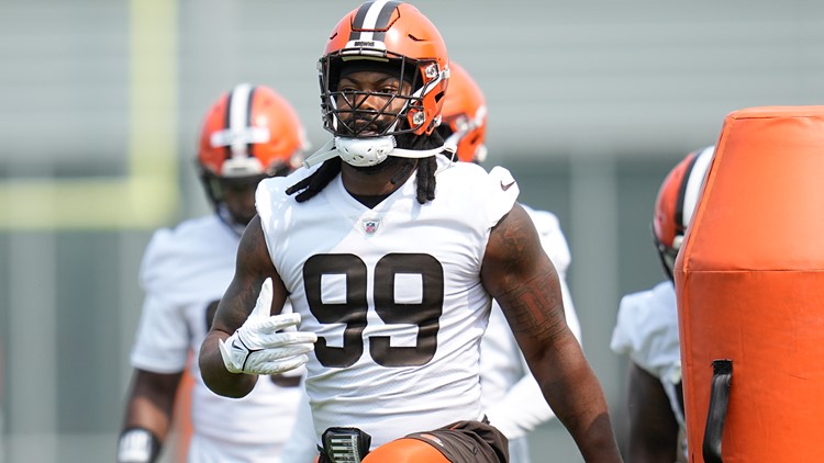Za'Darius Smith excited to have 'hand in the dirt' with Cleveland Browns, paired up front with Myles Garrett