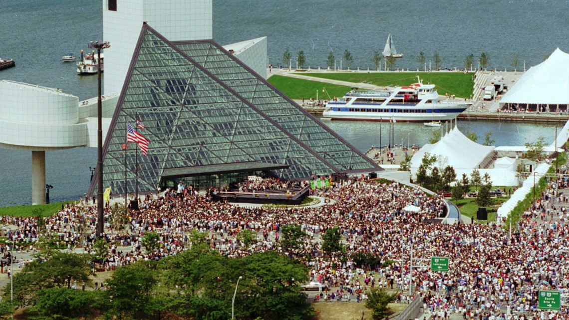 When did the Rock and Roll Hall of Fame first open in Cleveland