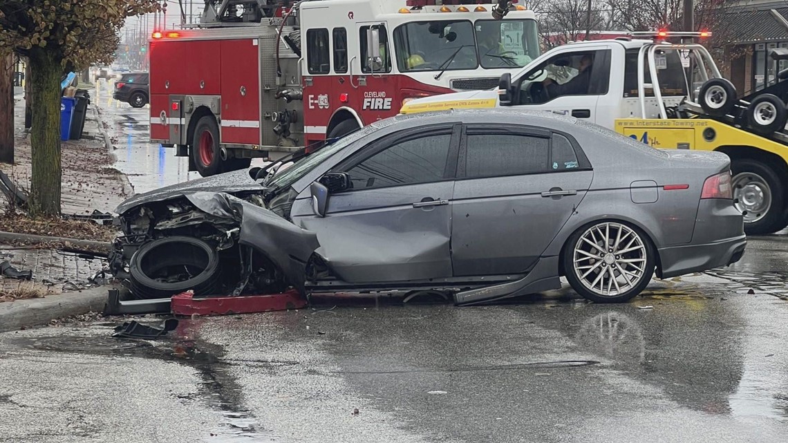 Car accident on Memphis Avenue in Cleveland sends two people to the