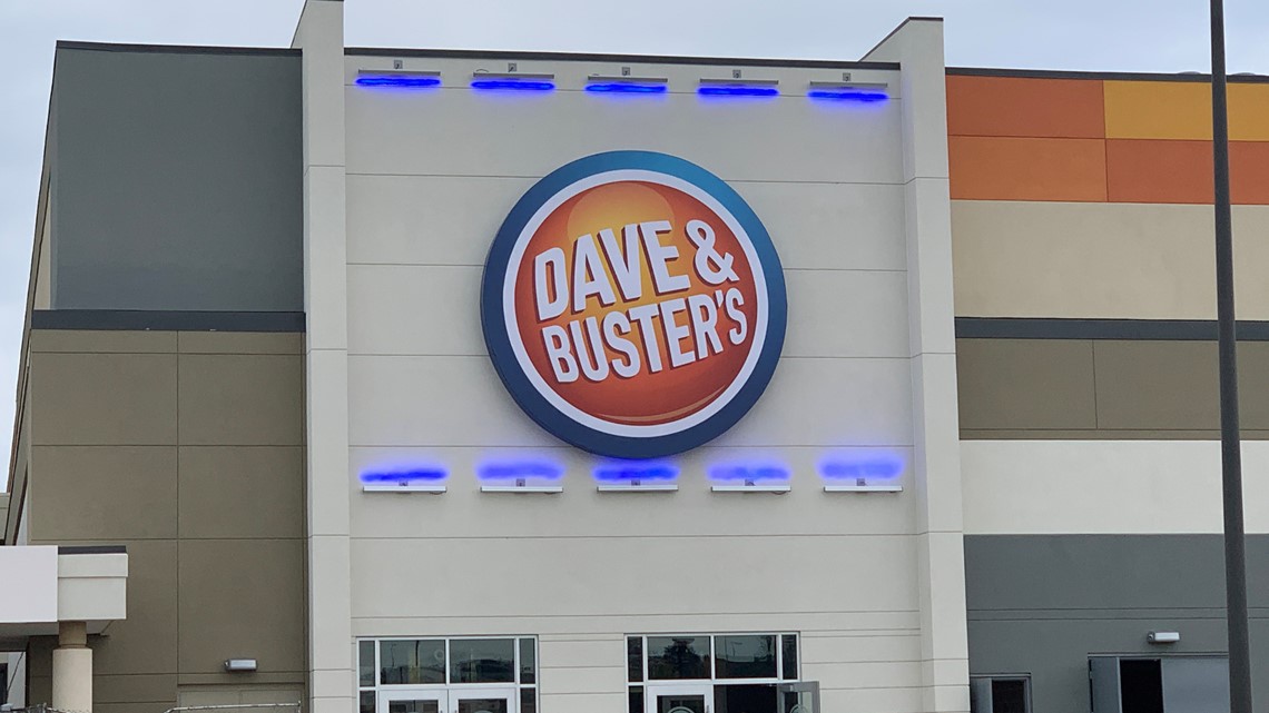 Signage goes up at new Dave & Buster's in Canton | wkyc.com