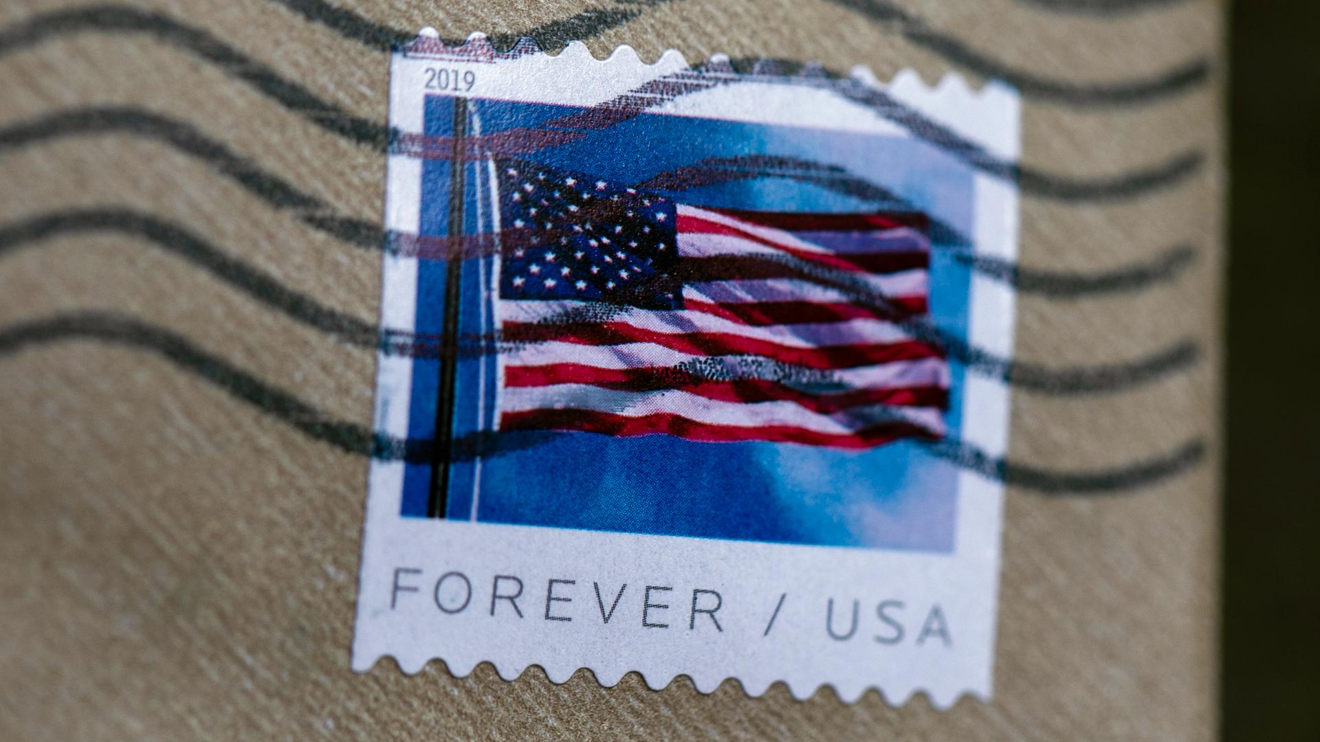 Scammers are offering counterfeit stamps at what they claim are massive discounts on US Forever stamps
